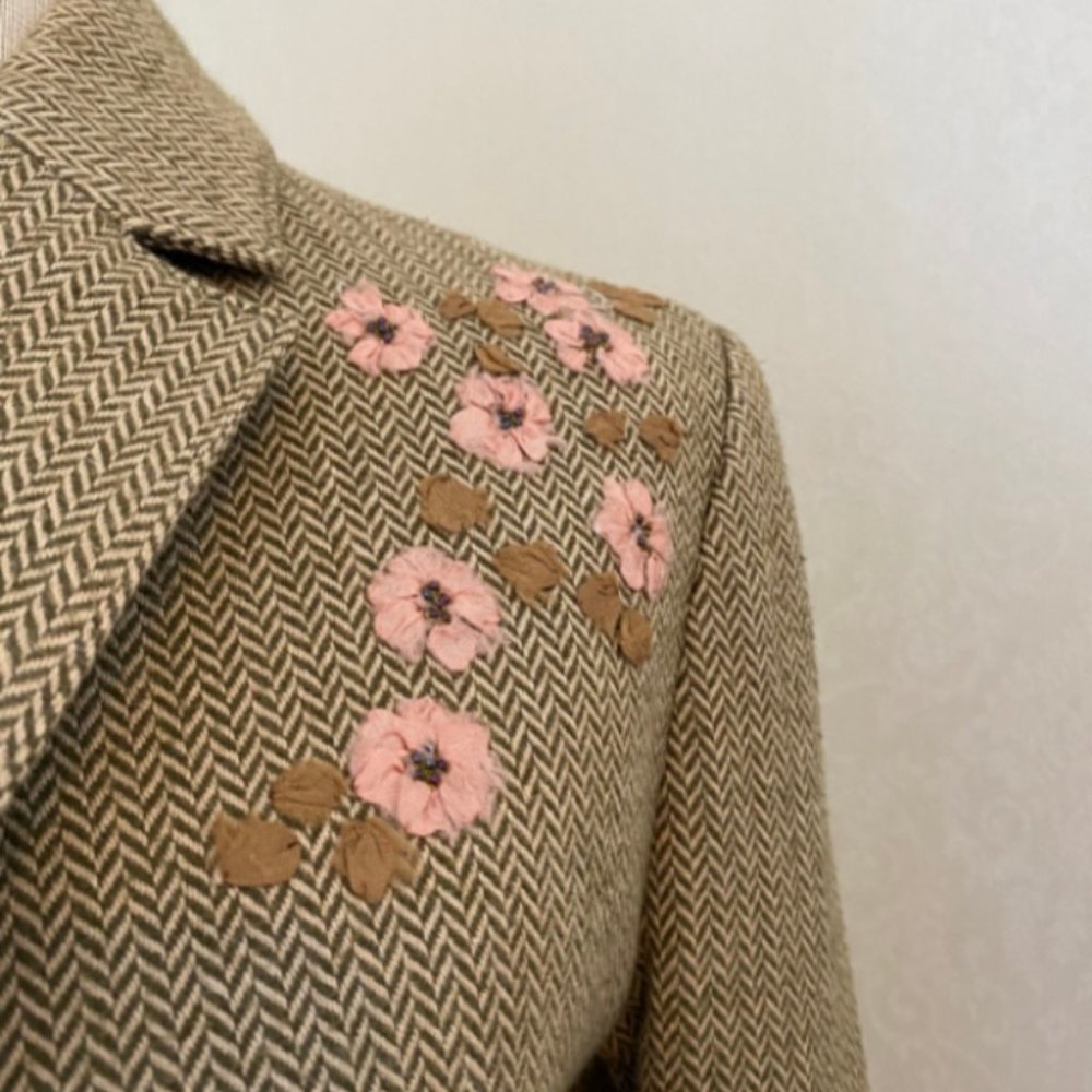 American Eagle Tweed Ribbon Embroidery Jacket Size Medium - Picture 2 of 6